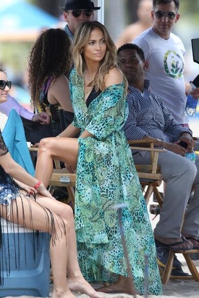 Jennifer Lopez herself on the set of 'Live It Up' music video